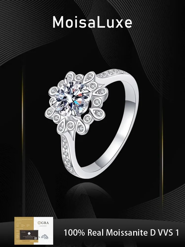 MoisaLuxe Official Store Moissanite Plata Sterling 925 Silver Lotus Inlaid D-color Moissanite Diamond Hot-selling New Jewelry
MoisaLuxe Official Store Moissanite Plata Sterling 925 Silver Lotus Inlaid D-color Moissanite Diamond Hot-selling New Jewelry