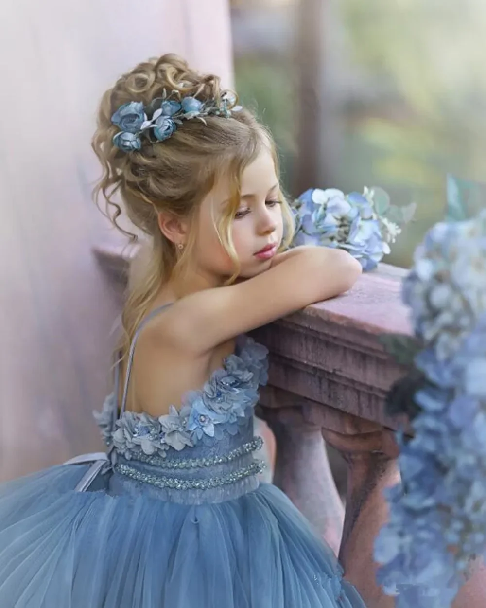 Cute Flower Girl Dresses For Wedding Spaghetti Lace Floral Appliques Tiered Skirts Girls Pageant Dress A Line Kids Birthday Gown
Cute Flower Girl Dresses For Wedding Spaghetti Lace Floral Appliques Tiered Skirts Girls Pageant Dress A Line Kids Birthday Gown