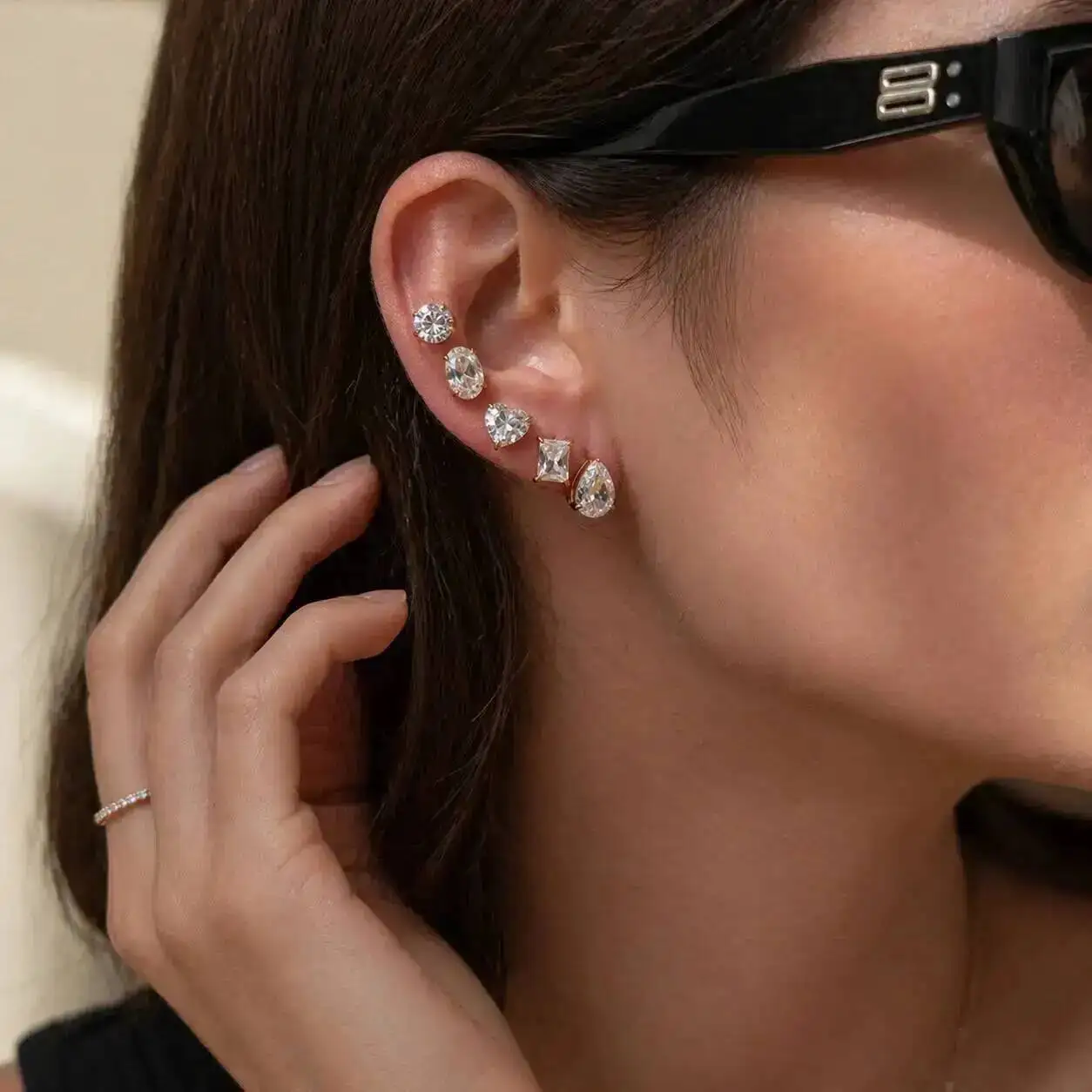 Salircon Exquisite Irregular Shiny Zircon Stainless Steel Stud Earrings Luxury 18K Gold Plated Round Heart Water Drop Earring
Salircon Exquisite Irregular Shiny Zircon Stainless Steel Stud Earrings Luxury 18K Gold Plated Round Heart Water Drop Earring