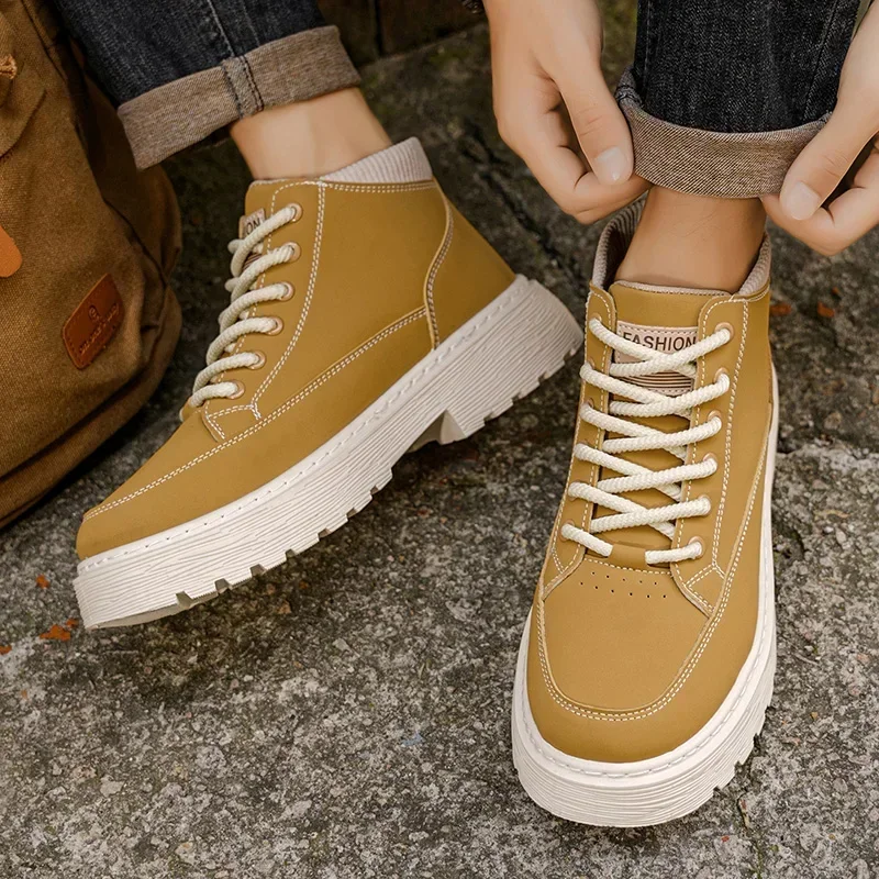 New Popular Casual and Fashionable Trend Comfortable and Wear-resistant Thick Sole Simple and Classic Sports Men's Short Boots
New Popular Casual and Fashionable Trend Comfortable and Wear-resistant Thick Sole Simple and Classic Sports Men's Short Boots