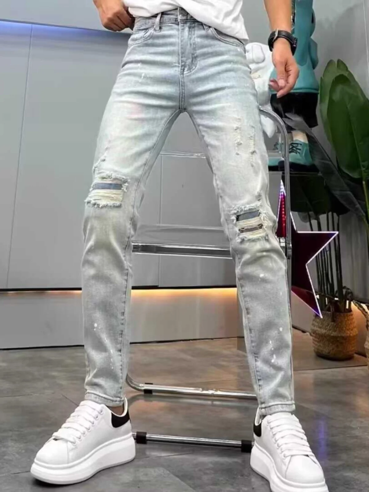 Мужские джинсы из денима на осень 2024: повседневные, с эффектом потертости и нашивками, зауженный крой, эластичные, модные, длинные брюки из хлопкового стрейч-денима
Мужские джинсы из денима на осень 2024: повседневные, с эффектом потертости и нашивками, зауженный крой, эластичные, модные, длинные брюки из хлопкового стрейч-денима