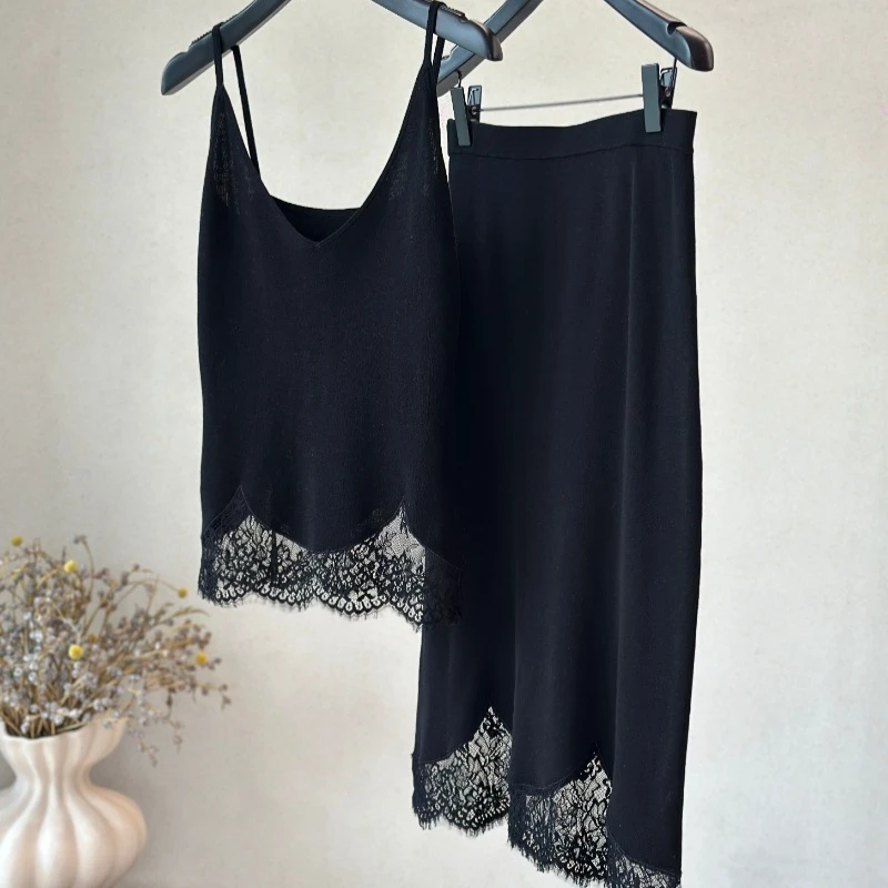 Irregular Lace Ruffle High-waisted Silk Cotton Camisole Straight Skirt Set
Irregular Lace Ruffle High-waisted Silk Cotton Camisole Straight Skirt Set