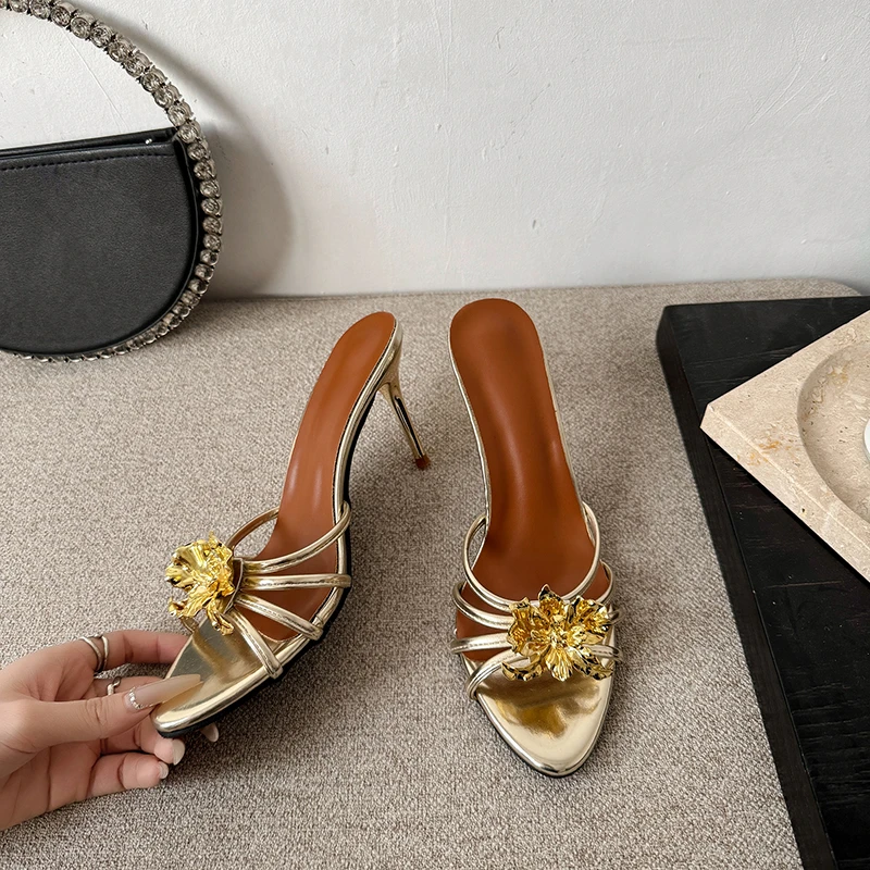High-heeled Sandals for Women Fashion Pointed Head Shallow Mouth Crystal Flower Set Foot Anti-slip Wear Slippers
High-heeled Sandals for Women Fashion Pointed Head Shallow Mouth Crystal Flower Set Foot Anti-slip Wear Slippers