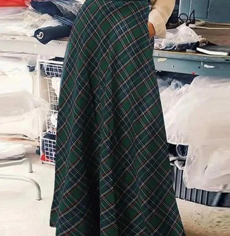 Осенние винтажные юбки, женские повседневные юбки трапециевидной формы с высокой талией, свободная длинная юбка в клетку в клетку Jupe Overszie
Осенние винтажные юбки, женские повседневные юбки трапециевидной формы с высокой талией, свободная длинная юбка в клетку в клетку Jupe Overszie