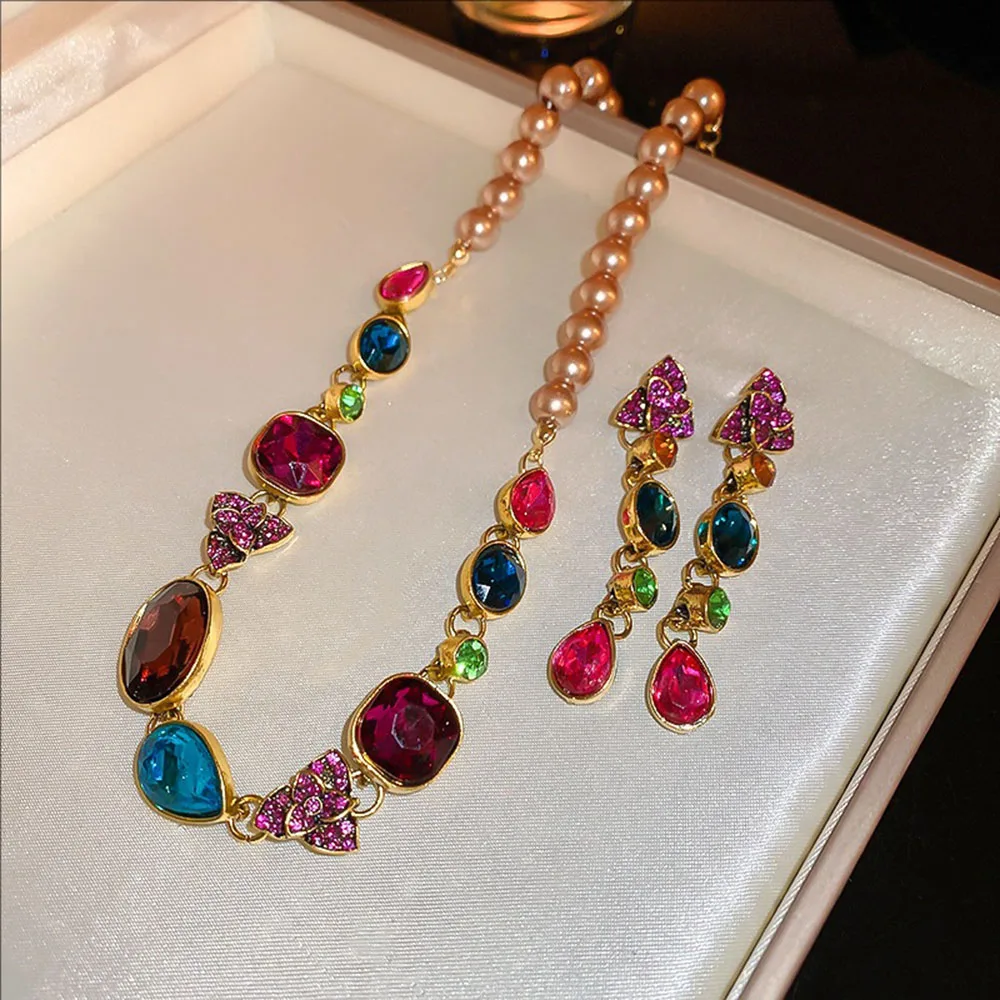 Crystal-encrusted Teardrop Pearl Flower Necklace Earrings Set Light Luxury High-end And Elegant Jewelry
Crystal-encrusted Teardrop Pearl Flower Necklace Earrings Set Light Luxury High-end And Elegant Jewelry