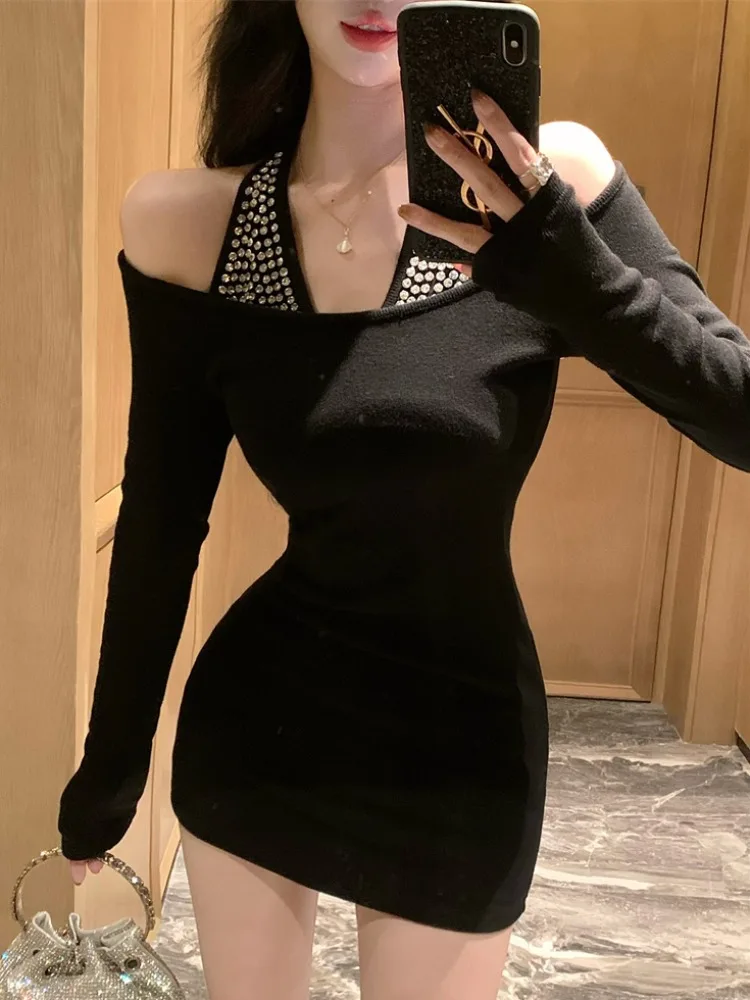 Sweet Spicy Girl Lockbone Hanging Neck Short Skirt Women's High-End Hepburn Style Little Black Dress Elegant Drill Skirt
Sweet Spicy Girl Lockbone Hanging Neck Short Skirt Women's High-End Hepburn Style Little Black Dress Elegant Drill Skirt