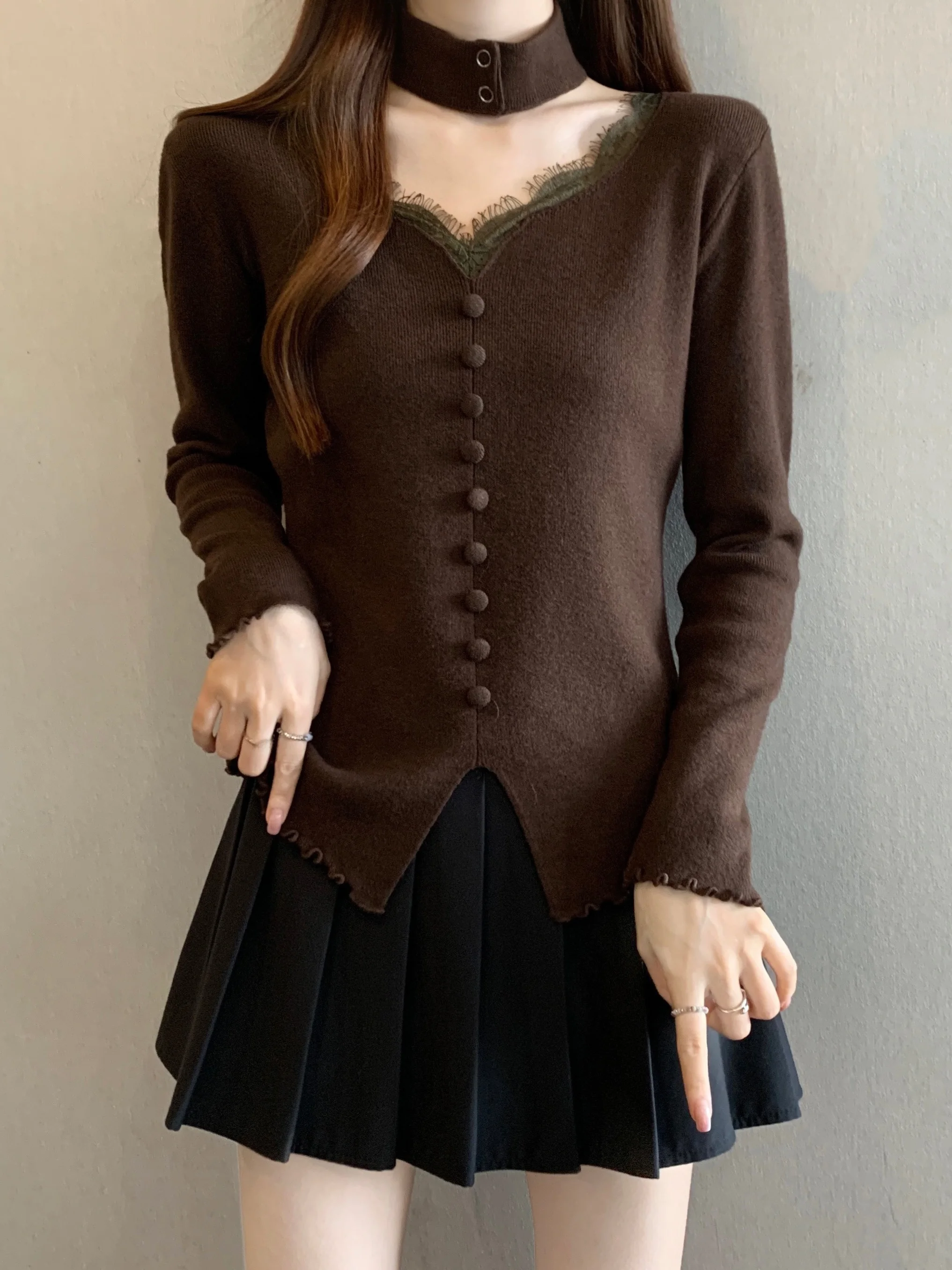 V-Neck Lace Knitted Top Women's Shoulder-Length Casual Style Early Spring New plus Size Base Shirt Korean Version Loose Fit
V-Neck Lace Knitted Top Women's Shoulder-Length Casual Style Early Spring New plus Size Base Shirt Korean Version Loose Fit