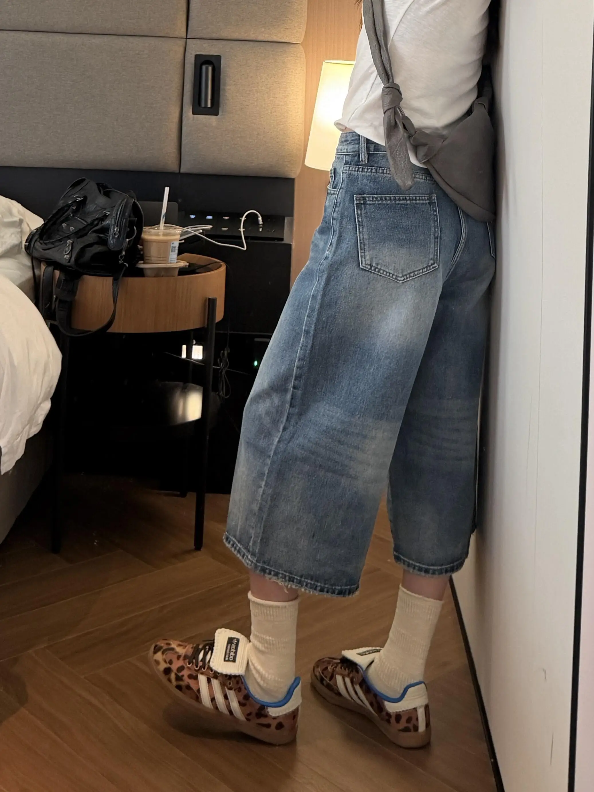Blue Wide Leg Denim Shorts Women's Summer 2026 Fashion Versatile Loose Slimming Lazy Straight Seven-Five Pants High Waist Zip...
Blue Wide Leg Denim Shorts Women's Summer 2026 Fashion Versatile Loose Slimming Lazy Straight Seven-Five Pants High Waist Zip...