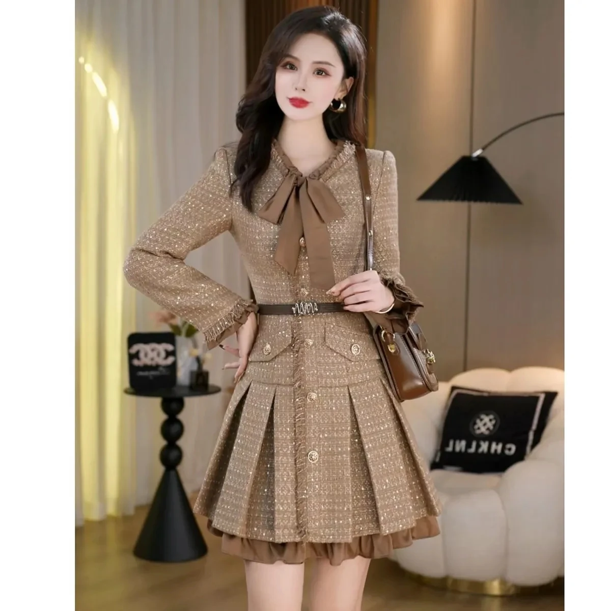 French Elegant Short Women Dresses 2025 New Autumn Winter Long Sleeve O-Neck High Quality Lady Fashion Party Office Casual Dress
French Elegant Short Women Dresses 2025 New Autumn Winter Long Sleeve O-Neck High Quality Lady Fashion Party Office Casual Dress