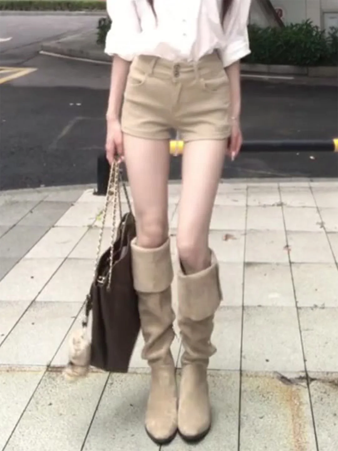 Low Waist Slim Fit Denim Shorts Khaki Color Summer New Style for Short Women Trendy Girls Straight Leg Jeans Shorts Women
Low Waist Slim Fit Denim Shorts Khaki Color Summer New Style for Short Women Trendy Girls Straight Leg Jeans Shorts Women