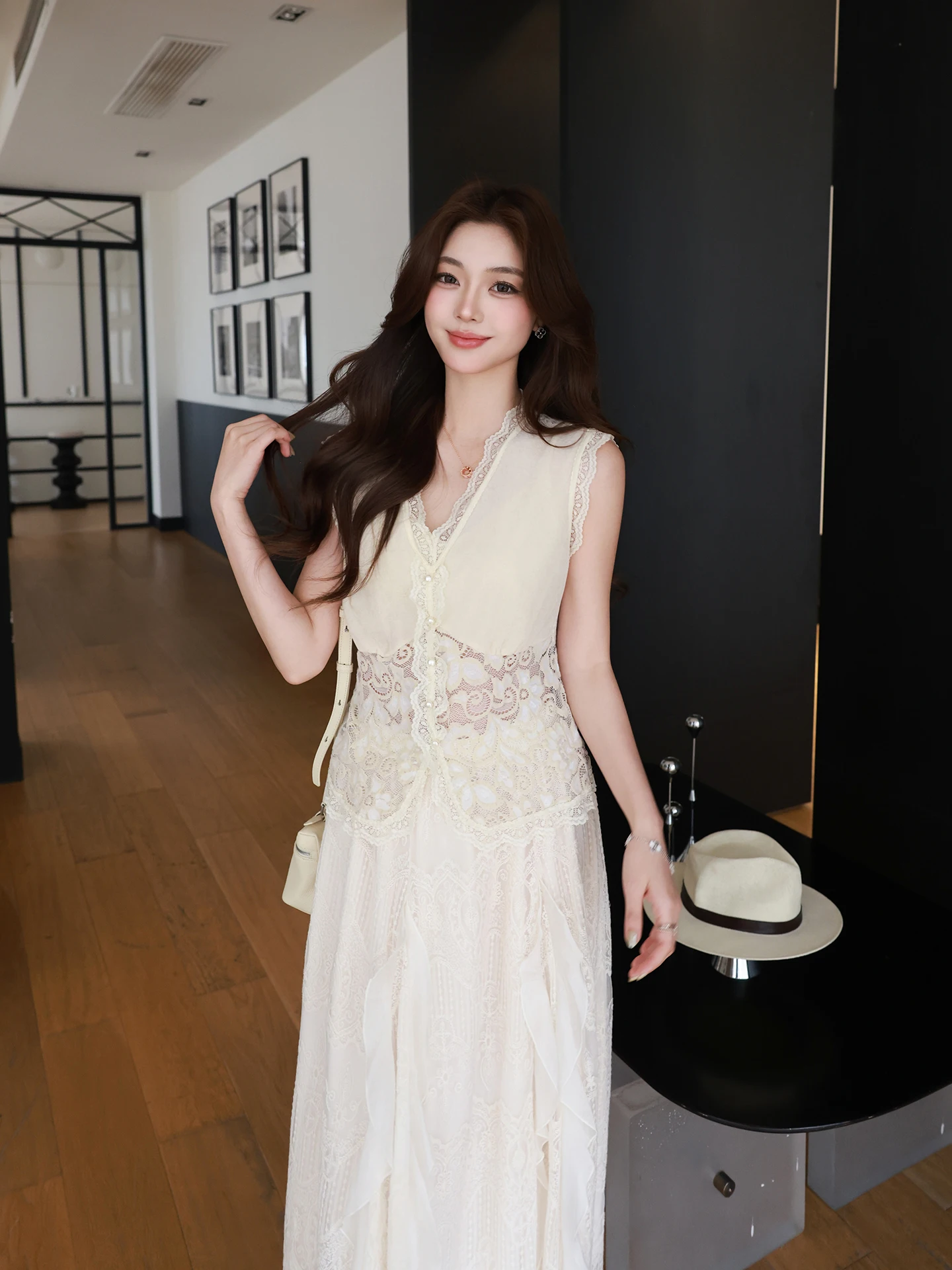 ME Goddess Backless 2026 Spring Summer New Style Flocking Lace Skin-friendly Breathable Fashionable Casual Vest
ME Goddess Backless 2026 Spring Summer New Style Flocking Lace Skin-friendly Breathable Fashionable Casual Vest