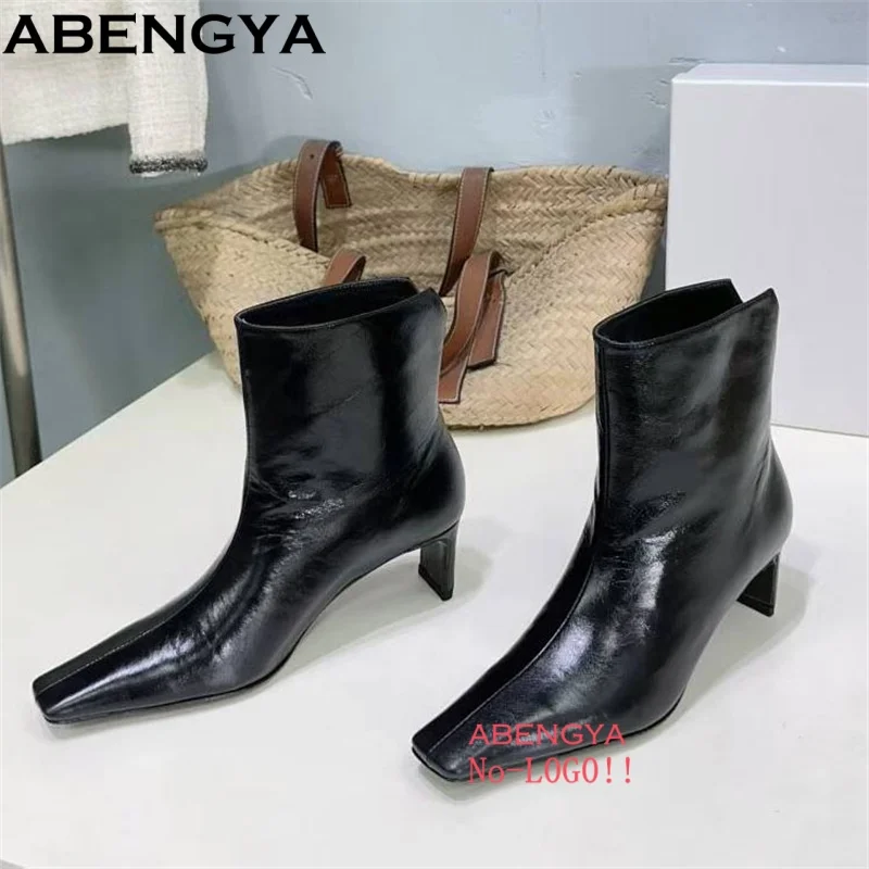2025 черные ботильоны из натуральной кожи на высоком каблуке, женская осенняя обувь для вечеринок, женские современные ботинки «Челси» с квадратным носком
2025 черные ботильоны из натуральной кожи на высоком каблуке, женская осенняя обувь для вечеринок, женские современные ботинки «Челси» с квадратным носком