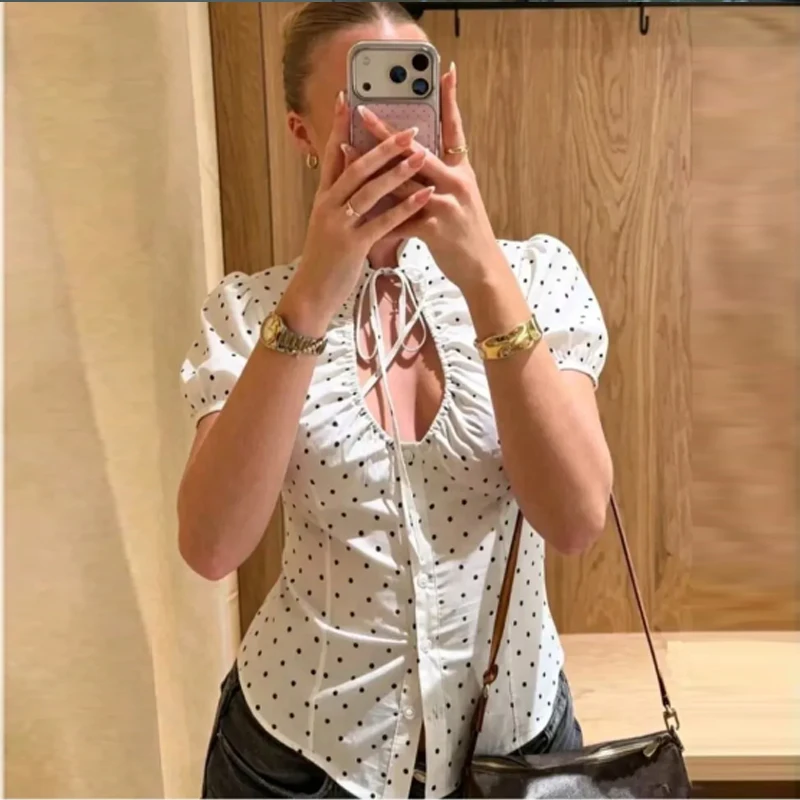 Women's Polka Dot Short-Sleeved Shirts Bow Tie Front Slim Fit Blouse Summer Sexy Cut Out Tops Women Fashion Elegant Office Wears
Women's Polka Dot Short-Sleeved Shirts Bow Tie Front Slim Fit Blouse Summer Sexy Cut Out Tops Women Fashion Elegant Office Wears