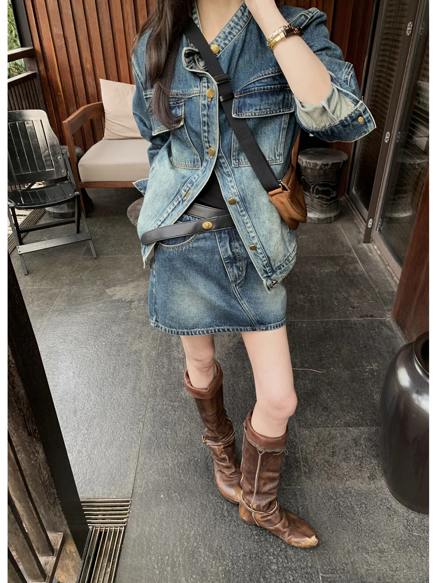 Retro Denim Fashionable Stand Collar Asymmetrical Zipper Silhouette Set with Belt Short Skirt Women's Clothing Outerwear
Retro Denim Fashionable Stand Collar Asymmetrical Zipper Silhouette Set with Belt Short Skirt Women's Clothing Outerwear