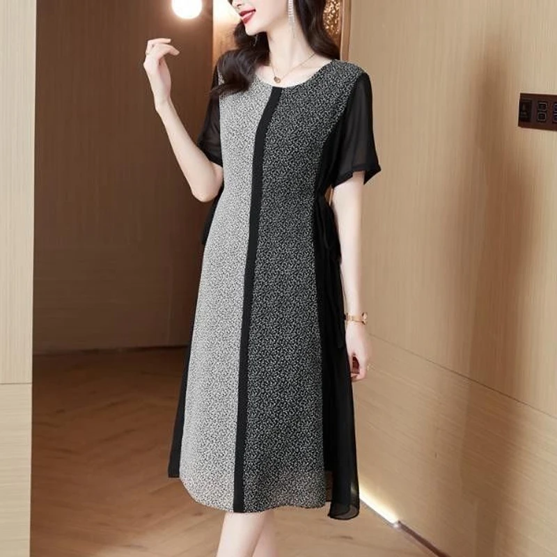 Summer New Round Neck Fashion Short Sleeve Elegant Dress Women Casual Lacing Patchwork Dresses Lace Printing All-match Vestidos
Summer New Round Neck Fashion Short Sleeve Elegant Dress Women Casual Lacing Patchwork Dresses Lace Printing All-match Vestidos