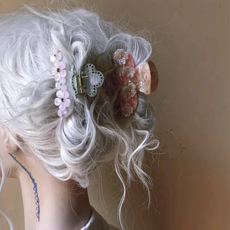 New Acetate Flower Hair Claw Clips High-end Three-dimensional Fairy Flower Rhinestone Shark Clip INS Hair Accessories for Woman
New Acetate Flower Hair Claw Clips High-end Three-dimensional Fairy Flower Rhinestone Shark Clip INS Hair Accessories for Woman