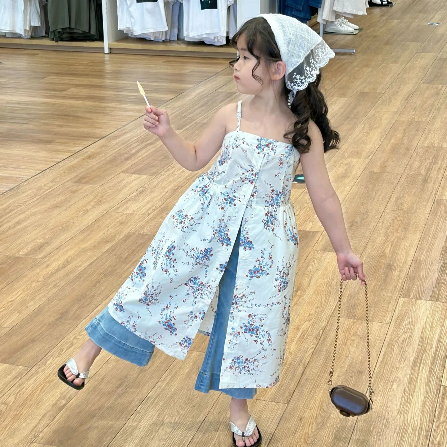 Girls Casual Dresses Summer New Childrens Clothing Korean Fragmented Flowers Sling Long Fashion 2025 Simple Sweet Lovely
Girls Casual Dresses Summer New Childrens Clothing Korean Fragmented Flowers Sling Long Fashion 2025 Simple Sweet Lovely