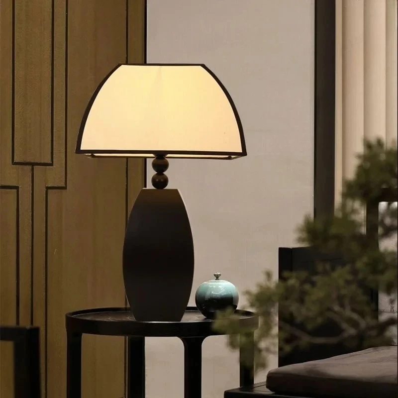 Creative Retro LED Table Lamp Hotel Living Room Study Bedroom Bedside Atmosphere Decorative Lighting
Creative Retro LED Table Lamp Hotel Living Room Study Bedroom Bedside Atmosphere Decorative Lighting