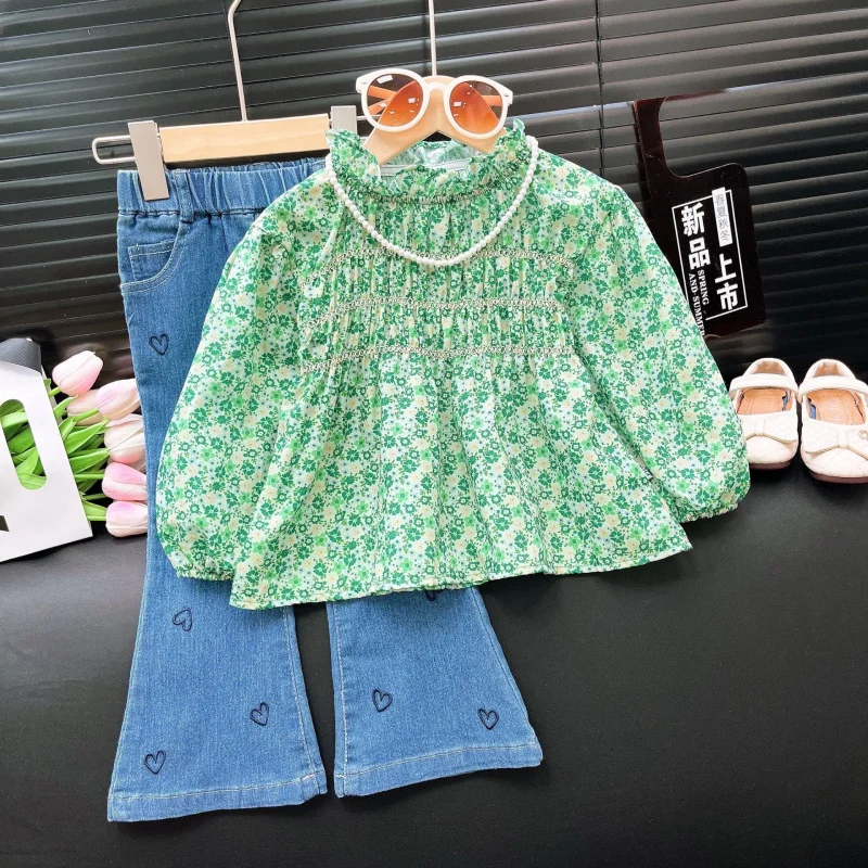 079Girls' Spring and Autumn New Cute Floral Doll Shirt Heart Embroidered Denim Pants Set
079Girls' Spring and Autumn New Cute Floral Doll Shirt Heart Embroidered Denim Pants Set