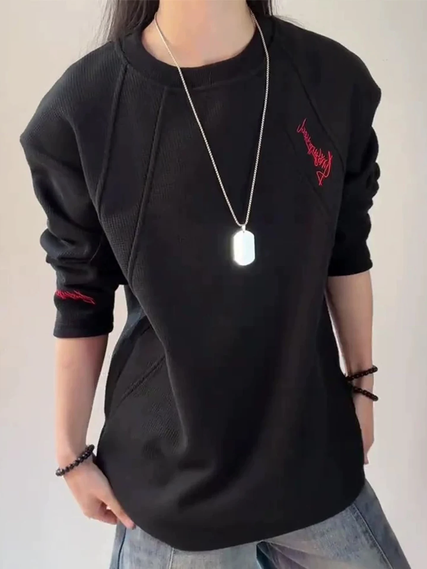 Black Fleece Lined Unisex Long Sleeve Hoodless Sweatshirt Youth Casual Fashion Winter Base Layer Shirt Waffle Pattern Embroidery
Black Fleece Lined Unisex Long Sleeve Hoodless Sweatshirt Youth Casual Fashion Winter Base Layer Shirt Waffle Pattern Embroidery