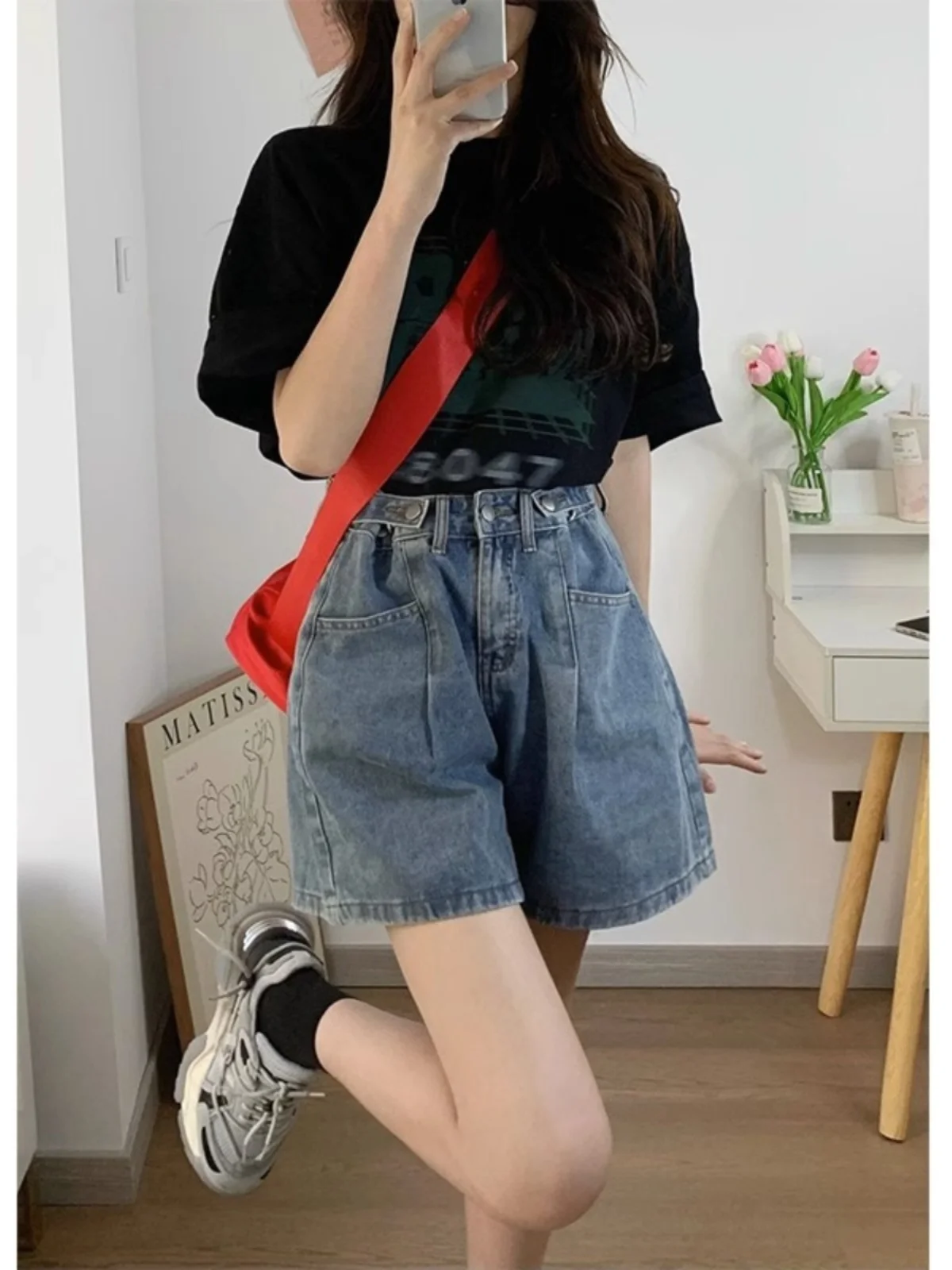 High Waist Five Inch Denim Shorts Women plus Size Body a Line Slim Wide Leg Pants Summer New Arrival
High Waist Five Inch Denim Shorts Women plus Size Body a Line Slim Wide Leg Pants Summer New Arrival