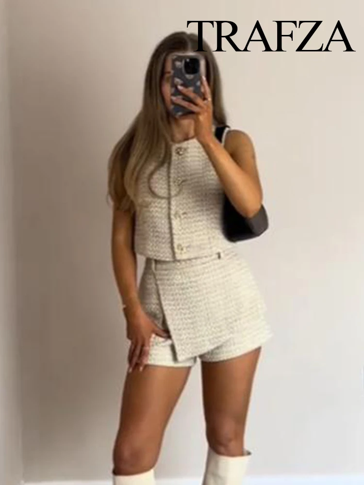TRAFZA Women's Summer Shorts Set Fashion Single-Breasted Crew Neck Waistcoat Tops+Slim Belt Culottes Office Lady Texture Suit
TRAFZA Women's Summer Shorts Set Fashion Single-Breasted Crew Neck Waistcoat Tops+Slim Belt Culottes Office Lady Texture Suit