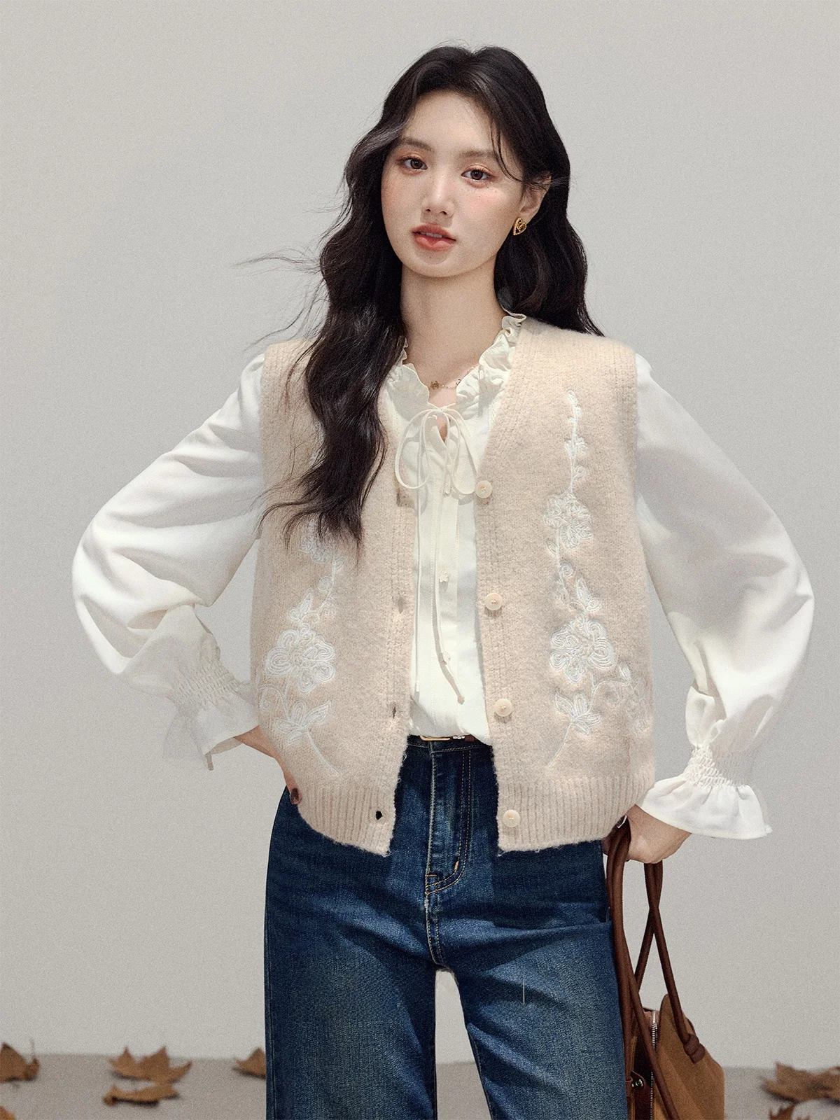 Весна 2026: Новинка! Женский вязаный жилет-кардиган Sle Zhang Soda, светло-бежевый, в стиле французского шика, на пуговицах, размер S
Весна 2026: Новинка! Женский вязаный жилет-кардиган Sle Zhang Soda, светло-бежевый, в стиле французского шика, на пуговицах, размер S