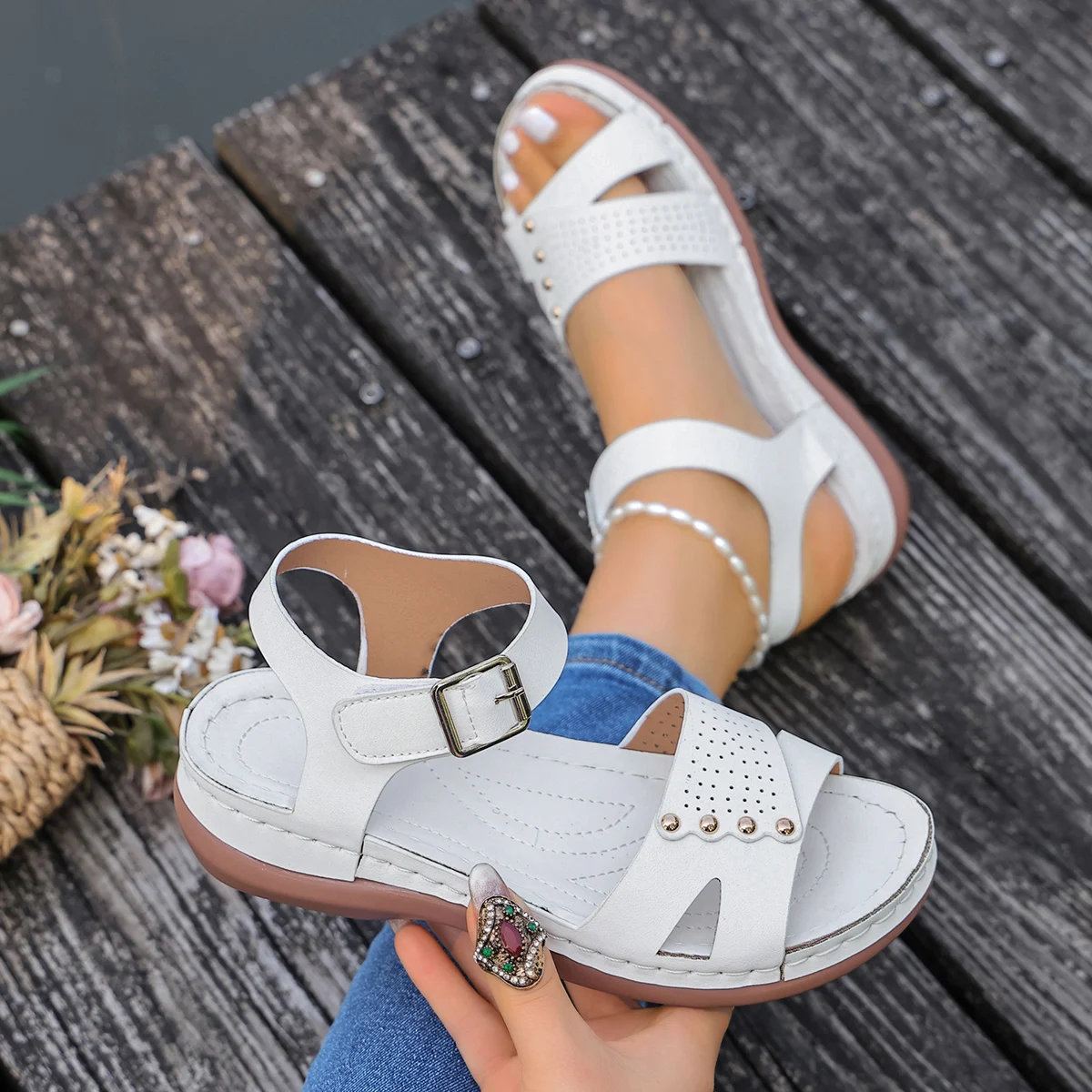 Summer Women Flat Sandals Trend Outdoor Plus Size Women Shoes Outdoor Comfortable Ladies Shoes Lightweight Wedge Sandals Ladies
Summer Women Flat Sandals Trend Outdoor Plus Size Women Shoes Outdoor Comfortable Ladies Shoes Lightweight Wedge Sandals Ladies