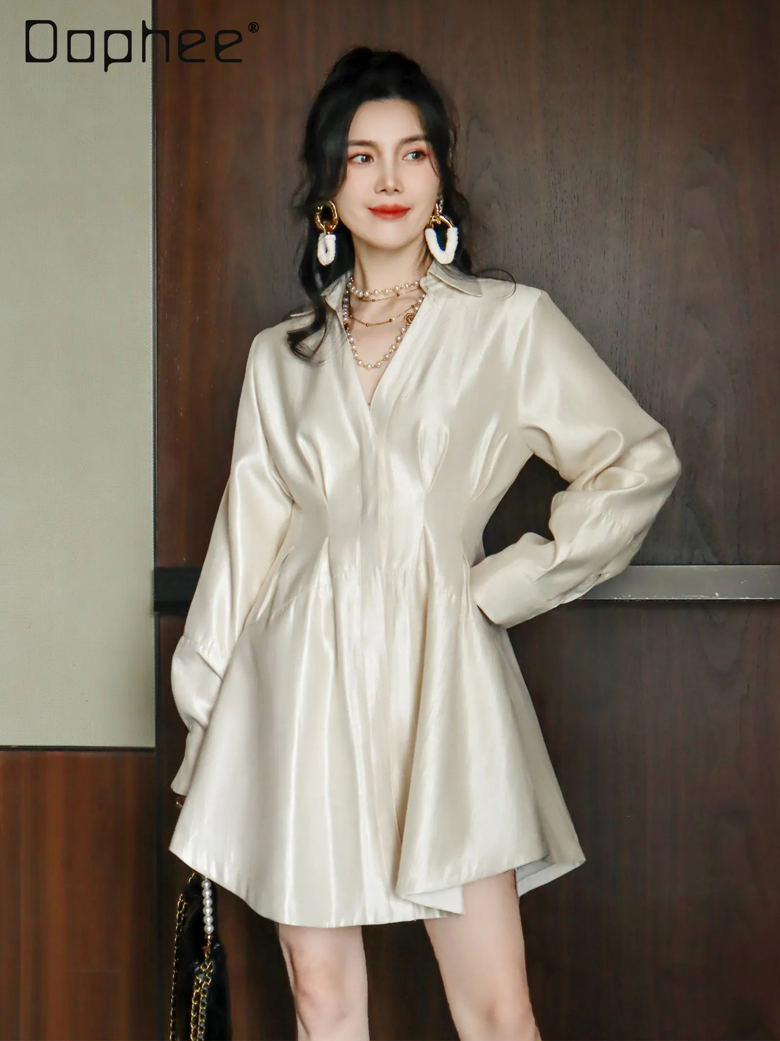 Light Luxury White Silk Light Evening Dress French High-end Temperament Elegant Fashion V-neck Long Sleeve Slim Mini Dress Women
Light Luxury White Silk Light Evening Dress French High-end Temperament Elegant Fashion V-neck Long Sleeve Slim Mini Dress Women