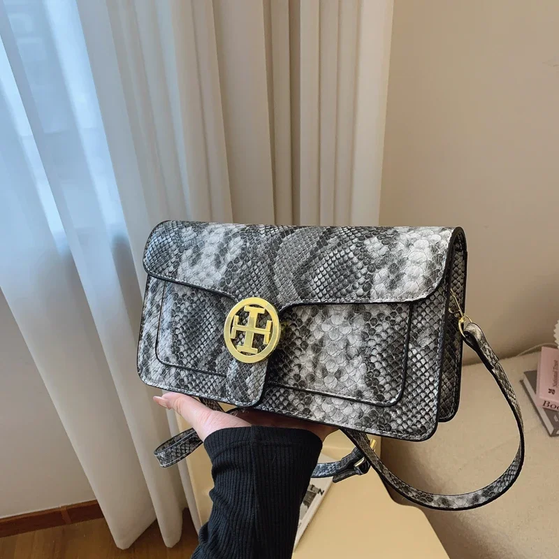 Fashion Women Bag Leather Handbag for Ladies Shoulder Messenger Bags New 2024 Trend Snake Women's Crossbody Bag
Fashion Women Bag Leather Handbag for Ladies Shoulder Messenger Bags New 2024 Trend Snake Women's Crossbody Bag
