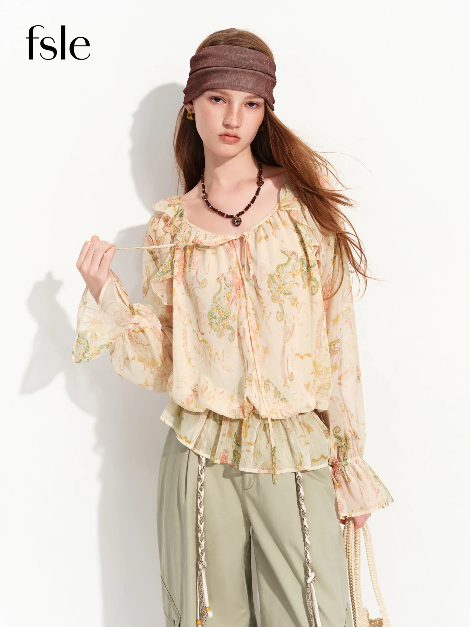FSLE 2026 Summer Women's French-Inspired Floral V-Neck Ruffle Blouse with Waist-Defining Long Sleeves for Sunny Days Daily Wear
FSLE 2026 Summer Women's French-Inspired Floral V-Neck Ruffle Blouse with Waist-Defining Long Sleeves for Sunny Days Daily Wear