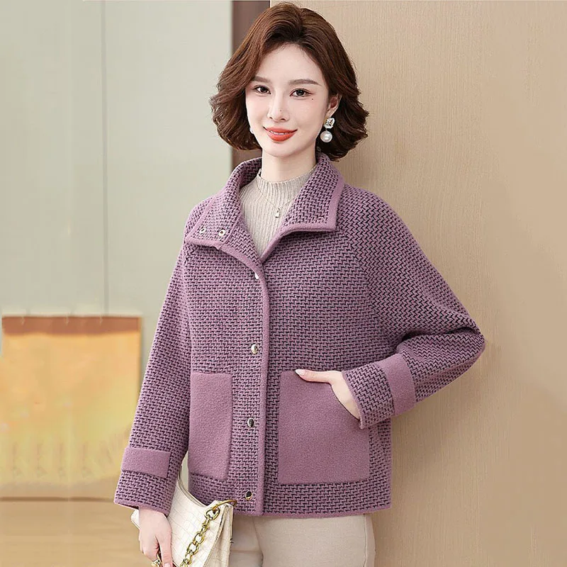 Xiaoxiangfeng короткий кардиган пальто женская весна осень зима новая куртка для мамы среднего и пожилого возраста женская верхняя одежда вязаные женские топы
Xiaoxiangfeng короткий кардиган пальто женская весна осень зима новая куртка для мамы среднего и пожилого возраста женская верхняя одежда вязаные женские топы