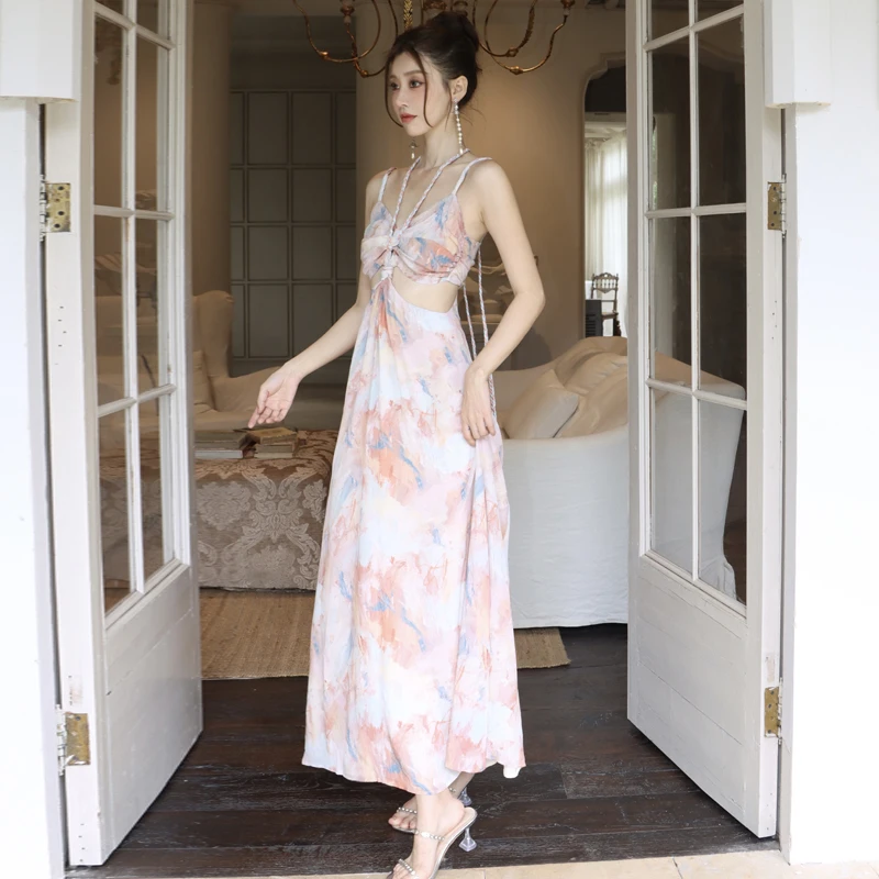 Oil Painting Print Halter Neck Strap New Summer Waist-Exposing Vacation Beach Style Long Dress
Oil Painting Print Halter Neck Strap New Summer Waist-Exposing Vacation Beach Style Long Dress