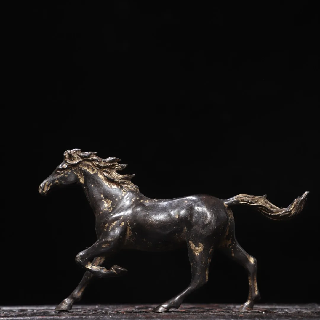 intage collectible, decorative ornament, bronze,Tang Dynasty running horse send to money statue
intage collectible, decorative ornament, bronze,Tang Dynasty running horse send to money statue
