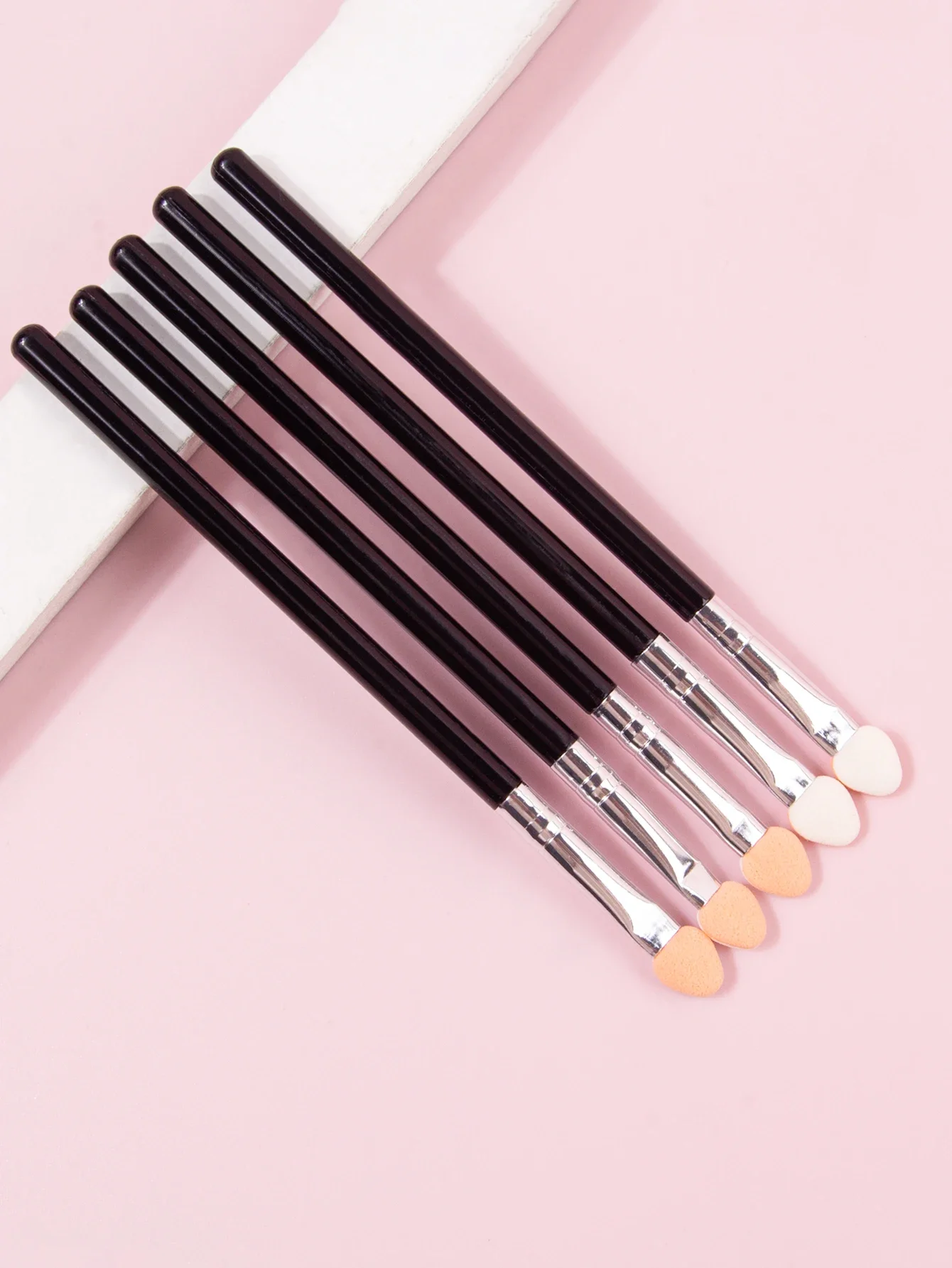 Sponge Eye Shadow Brush Cotton Heart-shaped Eye Smudge Brush Facial Makeup Tool Beauty Kit
Sponge Eye Shadow Brush Cotton Heart-shaped Eye Smudge Brush Facial Makeup Tool Beauty Kit