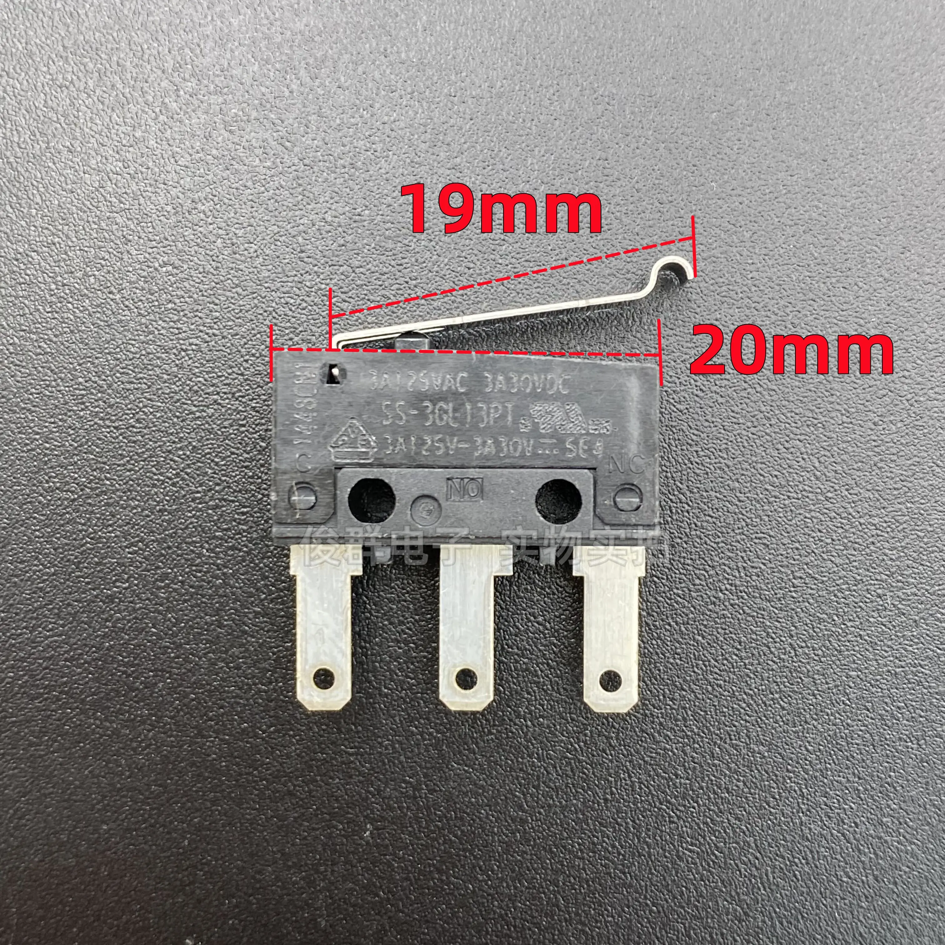 10pcs/ SS-3GL13PT micro switch 3 pin r handle 3A125VAC detection reset limit key
10pcs/ SS-3GL13PT micro switch 3 pin r handle 3A125VAC detection reset limit key