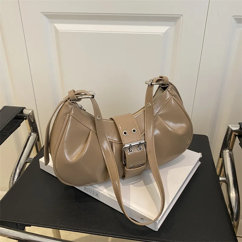 Solid Color Underarm Bag for Women, New High-end Texture Handbag, Fashionable and Versatile Commuting Shoulder Bags
Solid Color Underarm Bag for Women, New High-end Texture Handbag, Fashionable and Versatile Commuting Shoulder Bags