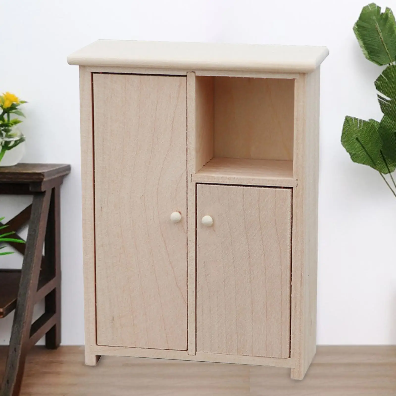1/12 Dollhouse Cabinet Life Scene Wooden Furniture Simulation Accessories Toy Mini Model for Living Room Home Bedroom Ornaments
1/12 Dollhouse Cabinet Life Scene Wooden Furniture Simulation Accessories Toy Mini Model for Living Room Home Bedroom Ornaments