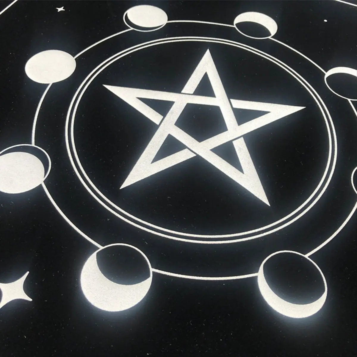 ABJV Type A Tarot Tablecloth Velvet Mat Five-Pointed Star Tablecloth Beautiful Pattern Tablecloth
ABJV Type A Tarot Tablecloth Velvet Mat Five-Pointed Star Tablecloth Beautiful Pattern Tablecloth