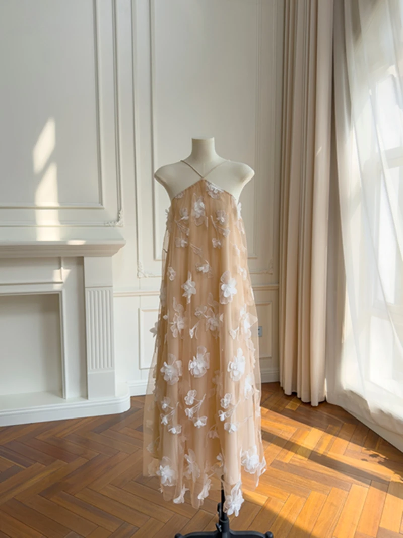 Stunning Bridal Morning Robe Champagne Holiday Style Embroidered Strap Net Split Backless Dress Sweet High Waist A-Line Skirt
Stunning Bridal Morning Robe Champagne Holiday Style Embroidered Strap Net Split Backless Dress Sweet High Waist A-Line Skirt