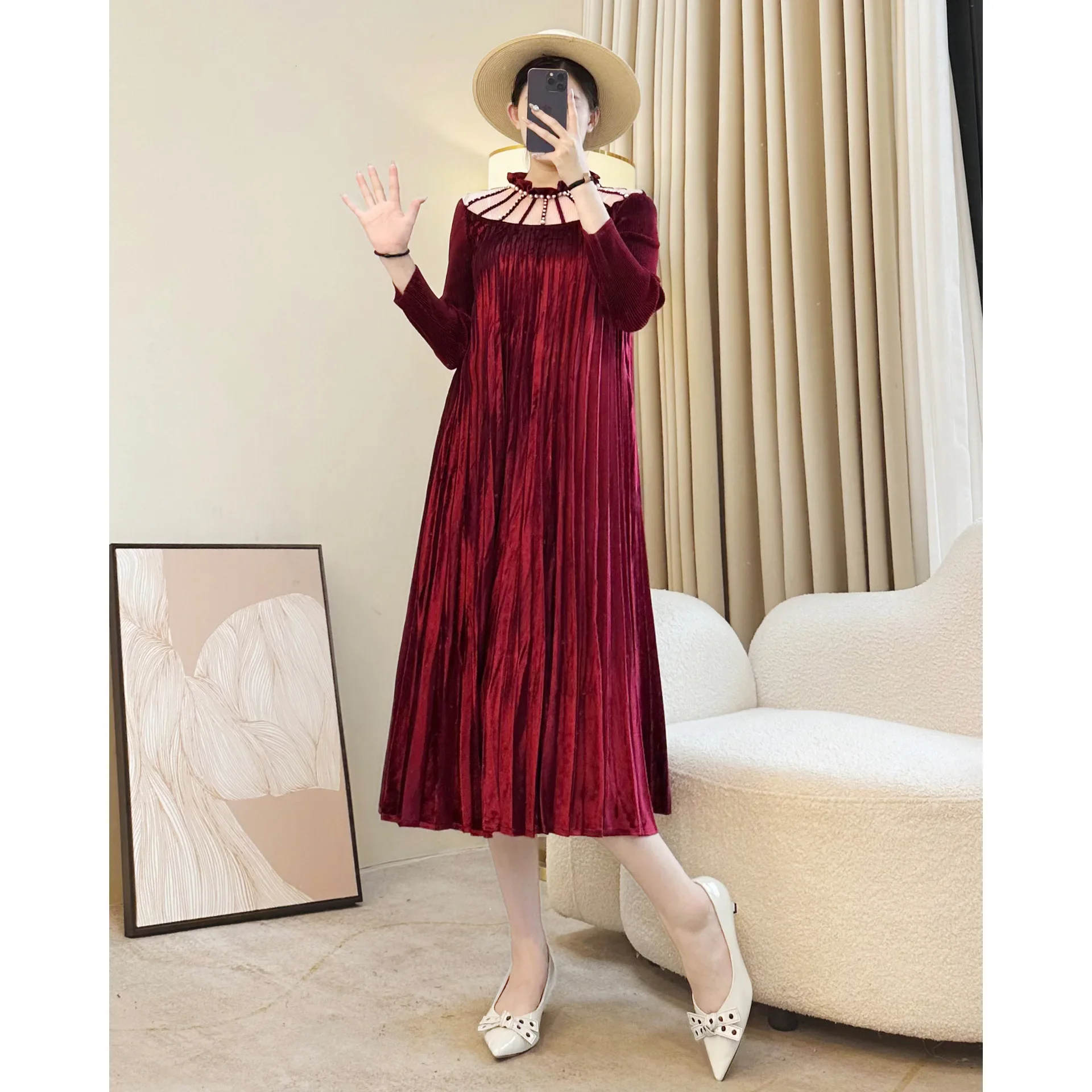 Miyake Pleated Dress Women's 2025 Spring and Autumn New Solid Color Earring Collar Long-sleeved Beaded Elegant Pleated Skirt
Miyake Pleated Dress Women's 2025 Spring and Autumn New Solid Color Earring Collar Long-sleeved Beaded Elegant Pleated Skirt