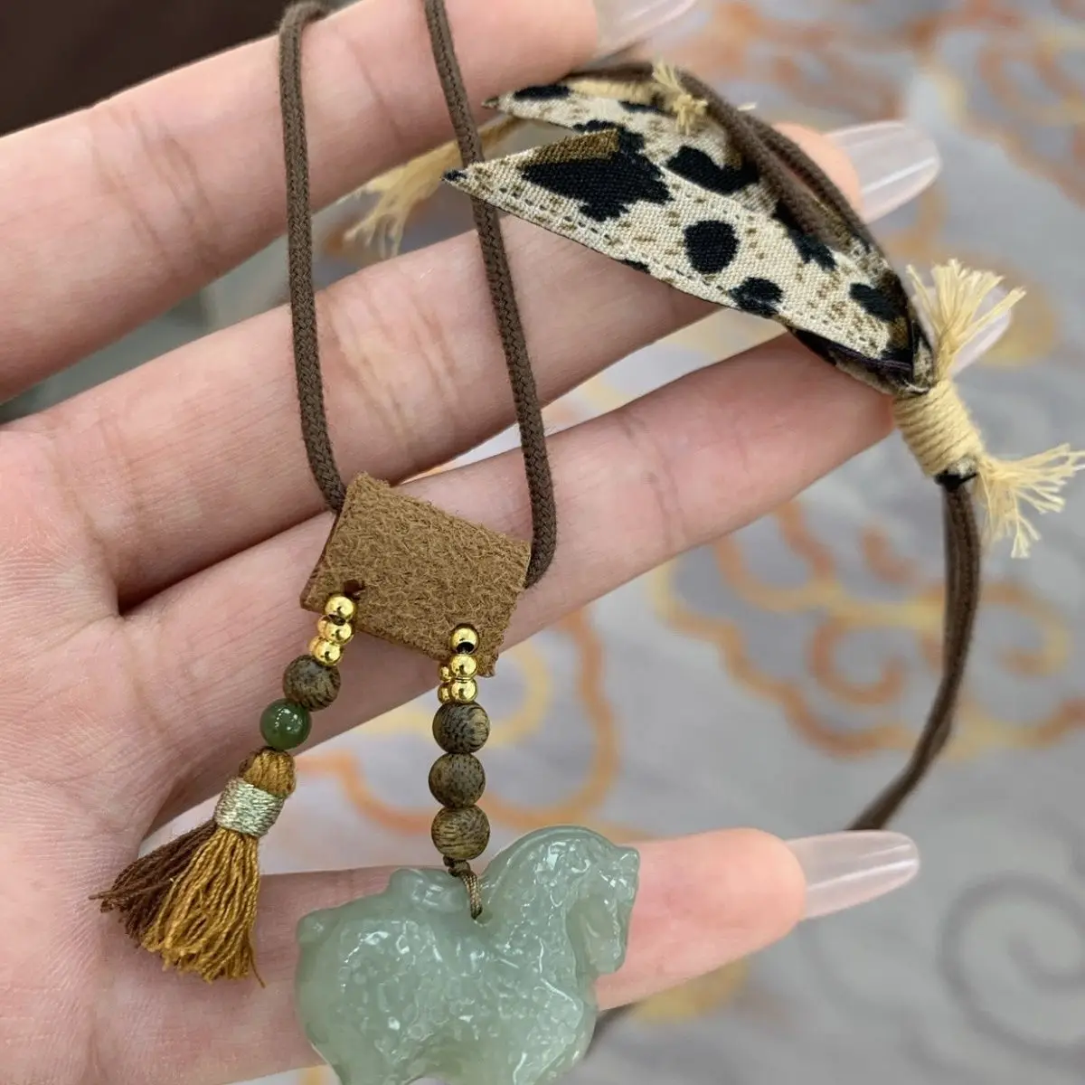 Handmade original design hot weather Hetian jade cut sugar pendant small immediately rich pendant pendant necklace
Handmade original design hot weather Hetian jade cut sugar pendant small immediately rich pendant pendant necklace