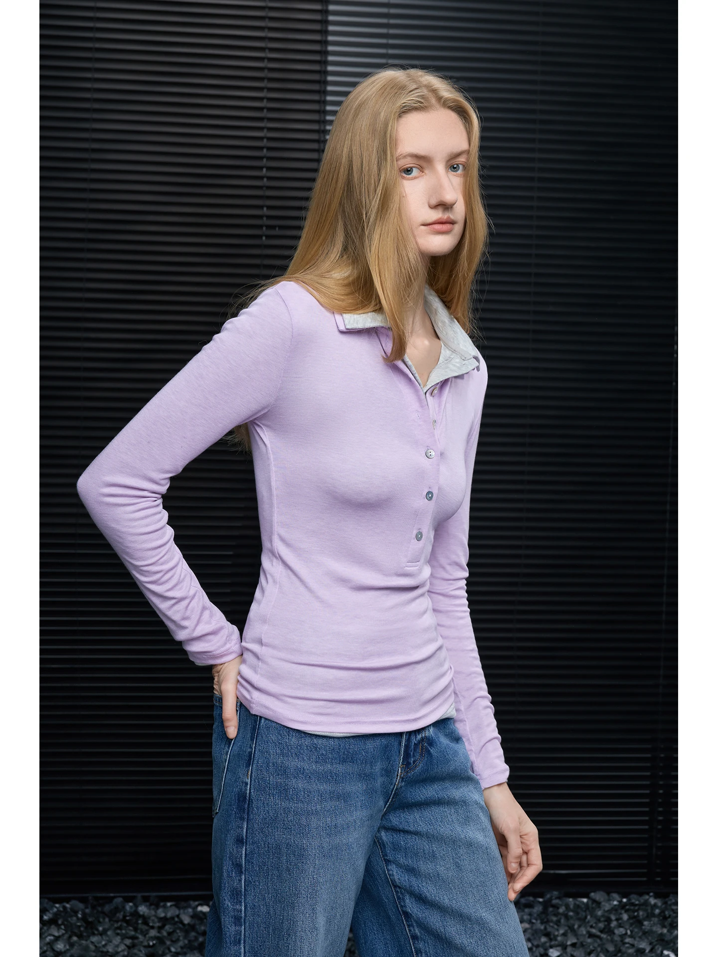 Простая и стильная женская футболка-база в корейском стиле, универсальная, уникальная, для ранней весны, новинка, уличный стиль...
Простая и стильная женская футболка-база в корейском стиле, универсальная, уникальная, для ранней весны, новинка, уличный стиль...