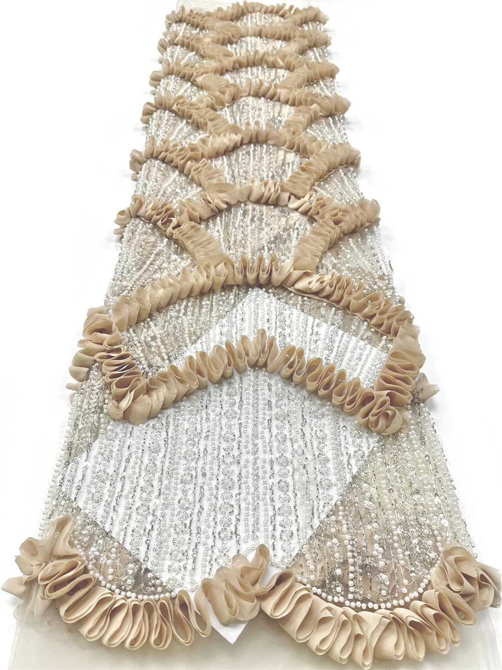 Luxury French Hand Beaded Lace Fabric Bridal Fabric High-end Wedding Fabrics Nigerian Sequins Beads Embroidered Dress 5 Yards
Luxury French Hand Beaded Lace Fabric Bridal Fabric High-end Wedding Fabrics Nigerian Sequins Beads Embroidered Dress 5 Yards
