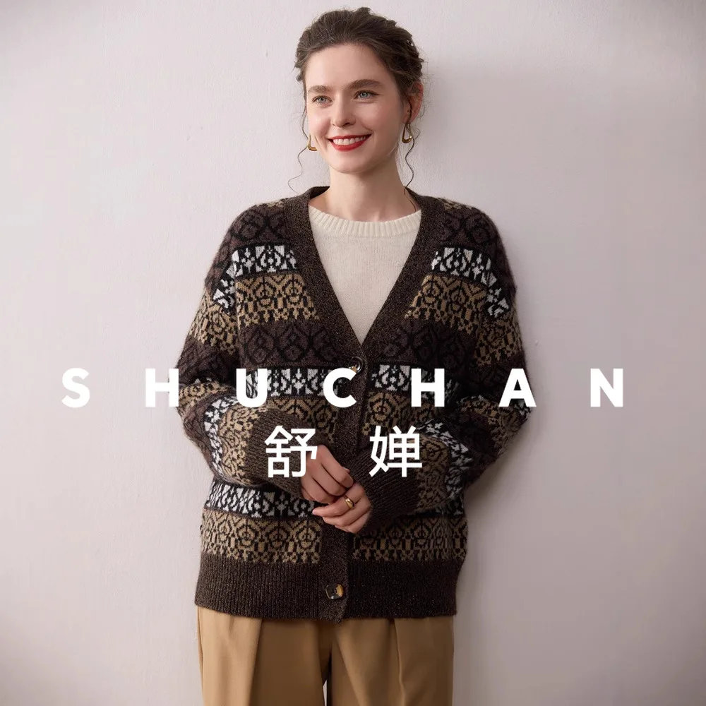 520g Autumn And Winter New Contrasting Striped Top Loose Lazy Style Women's Coat Wool Cashmere Knitted Cardigan V-neck
520g Autumn And Winter New Contrasting Striped Top Loose Lazy Style Women's Coat Wool Cashmere Knitted Cardigan V-neck