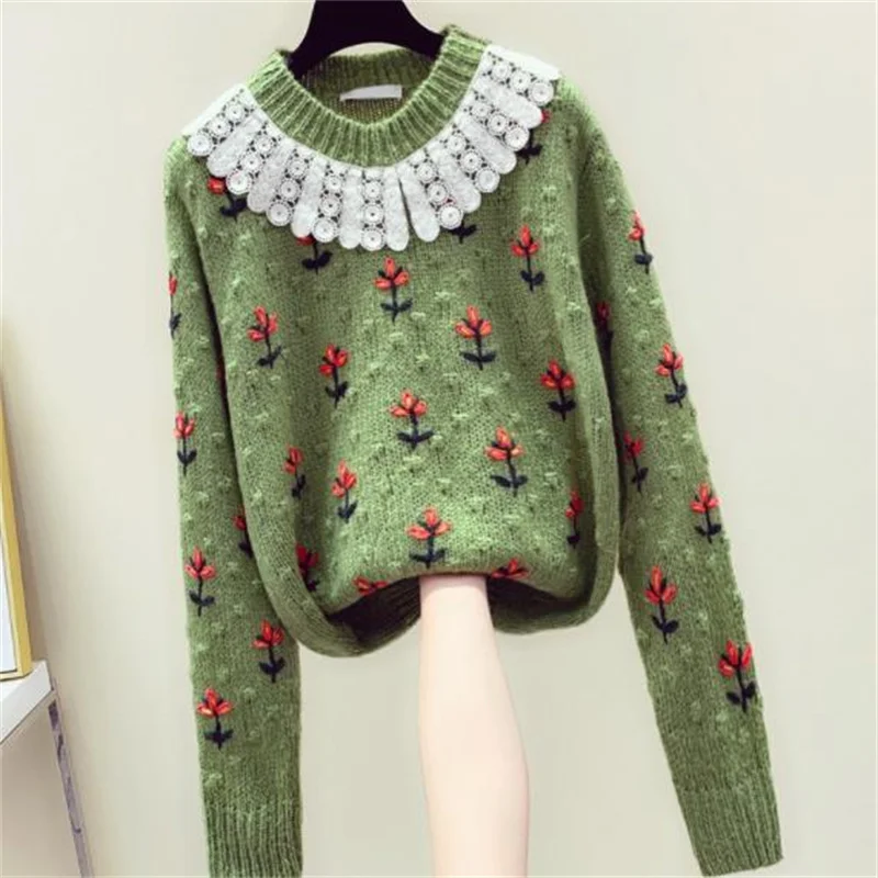 Autumn and winter knitted sweater women's embroidery flower lace stitching doll collar top
Autumn and winter knitted sweater women's embroidery flower lace stitching doll collar top