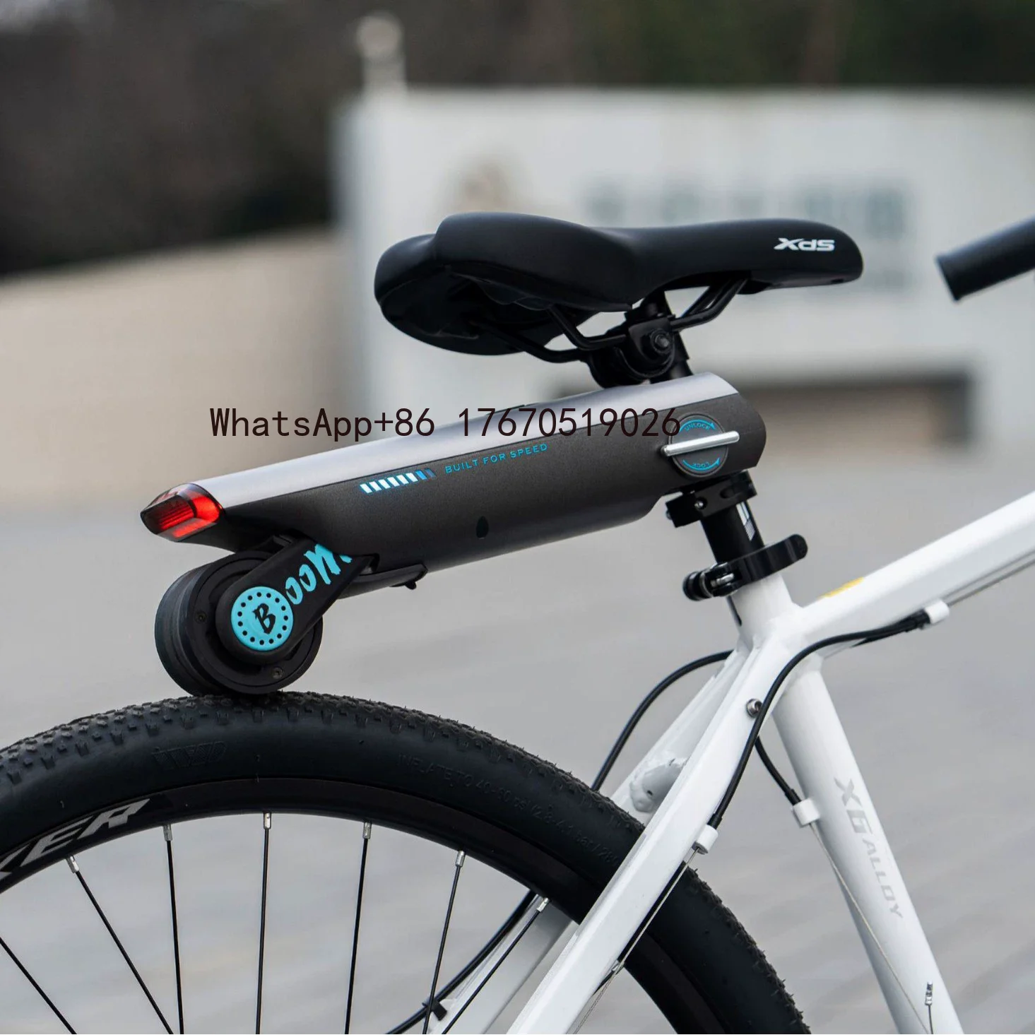 Mountain City Road Bike Modification Self-propelled Motor Rechargeable Labor-saving
Mountain City Road Bike Modification Self-propelled Motor Rechargeable Labor-saving
