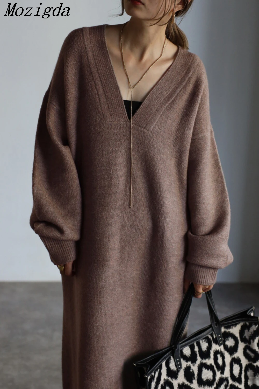 Autumn Winter Knitted Fashion V-neck Female Sweaters Dress Elegant Long Sleeve Slim Waist Ladies Ladies Dresses Vestidos
Autumn Winter Knitted Fashion V-neck Female Sweaters Dress Elegant Long Sleeve Slim Waist Ladies Ladies Dresses Vestidos
