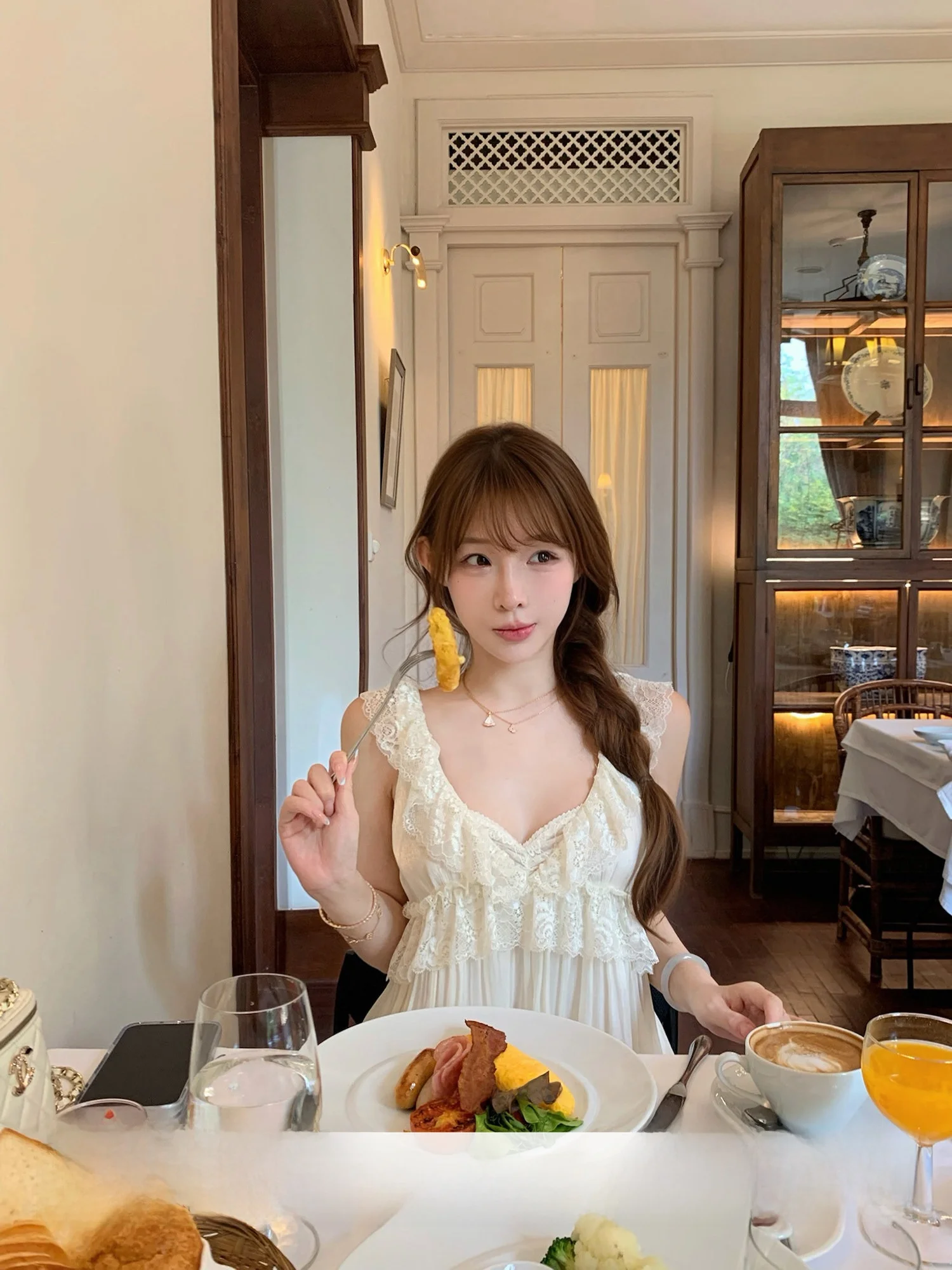Lukira Jasmine Snow Gown Women's Loose Sleeveless Shirt V-Neck Lace Trim Breathable Summer Top Girl's Style Polyester Fiber
Lukira Jasmine Snow Gown Women's Loose Sleeveless Shirt V-Neck Lace Trim Breathable Summer Top Girl's Style Polyester Fiber