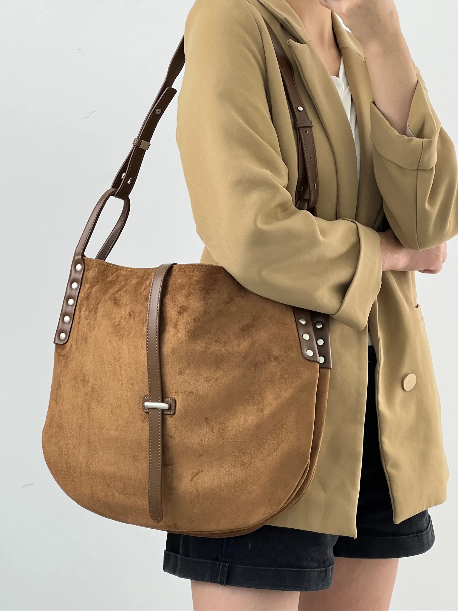 Large Capacity Fashion Backpack Ladies Handbag Single Shoulder Bag Handbag Stylish Tote Bag for Women
Large Capacity Fashion Backpack Ladies Handbag Single Shoulder Bag Handbag Stylish Tote Bag for Women